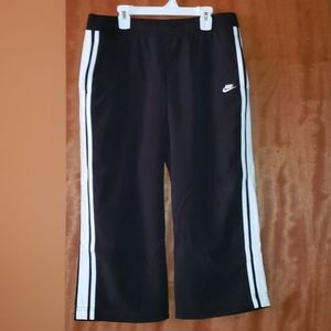 Worn Once!! NIKE SPORTSWEAR CAPRIS